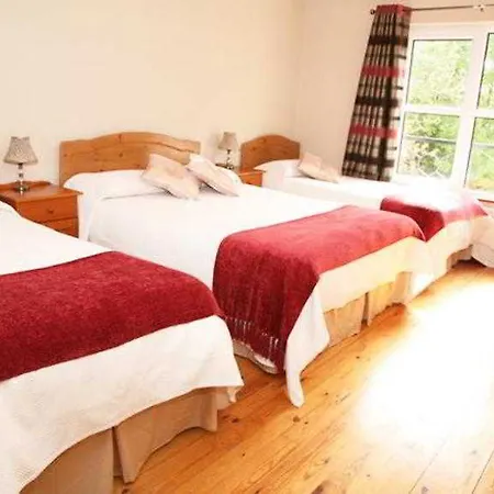 Macliam بيت ضيافة كلوناكِلتي